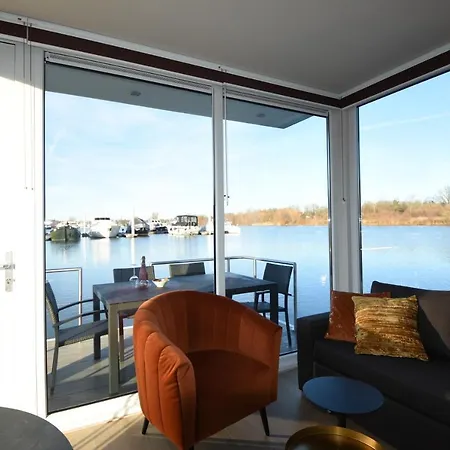 펜션 Houseboat Martinique 마스트리흐트