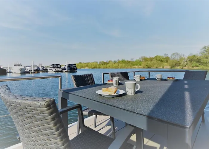 Houseboat Martinique